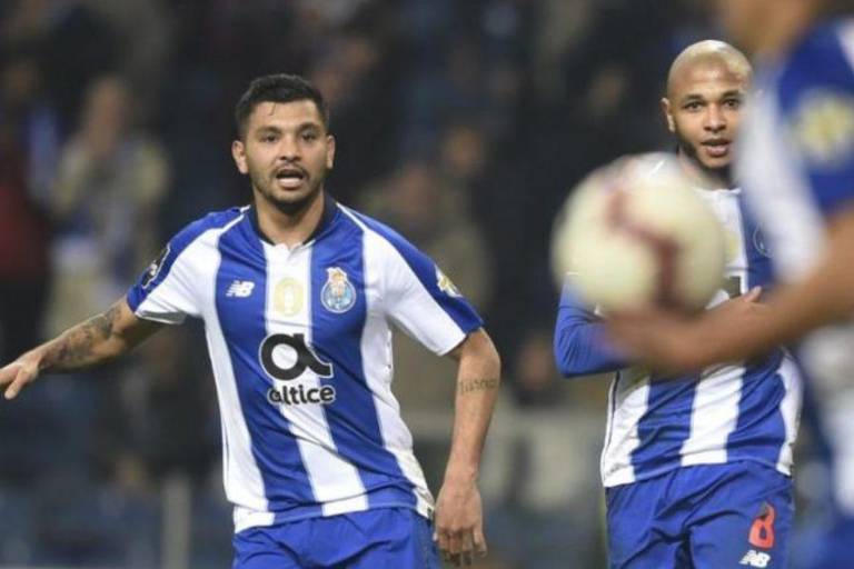 Asistencia del ‘Tecatito’ dio triunfo al Porto de último minuto ante Santa Clara