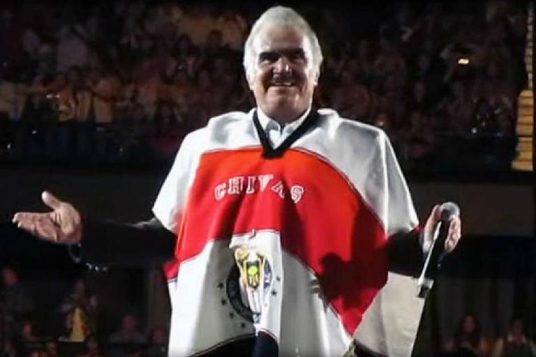 Vicente Fernández, el charro que le cantaba a Chivas; ‘Guadalajara’ ya era himno del rebaño