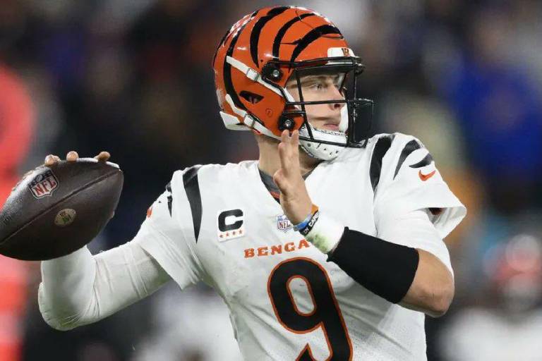 Joe Burrow es operado con éxito de lesión en la mano