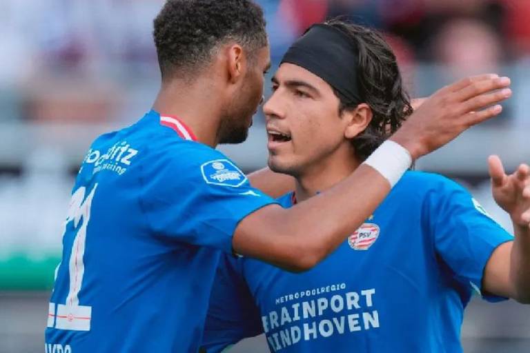 Sinaloense Erick Gutiérrez se luce con asistencia en la goleada del PSV ante Excelsior