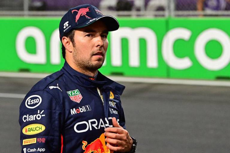 ‘La suerte no está de tu lado’; ‘Checo’ lamentó final en la carrera del GP de Arabia