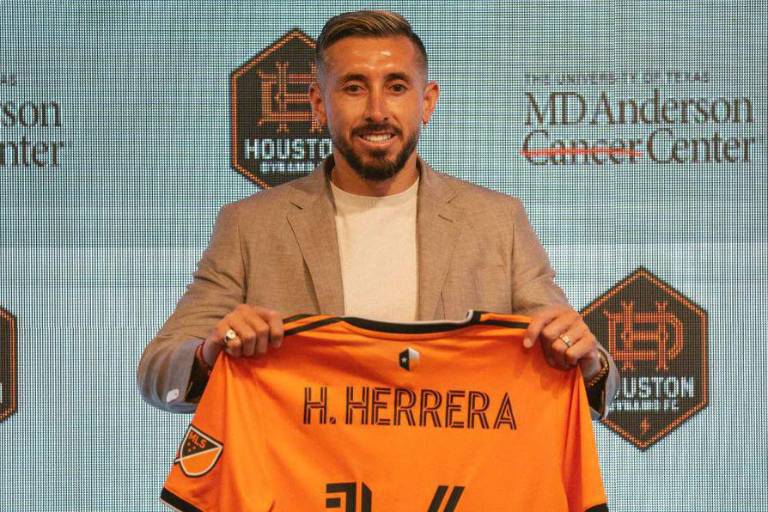 Héctor Herrera es presentado con el Houston Dynamo