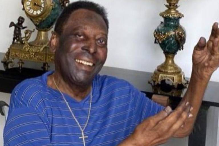 Pelé regresa al hospital para continuar con tratamiento por tumor