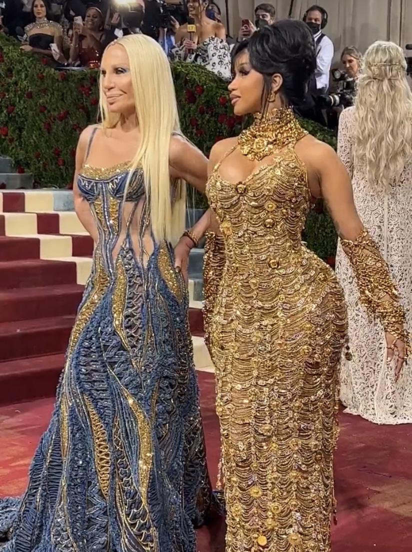 $!Donatella Versace y Cardi B.