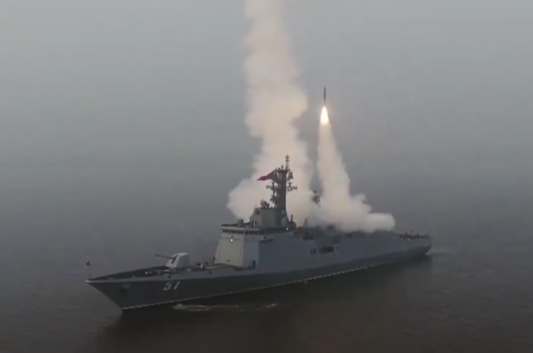 Corea del Norte lanza 10 misiles hacia mar de Japón