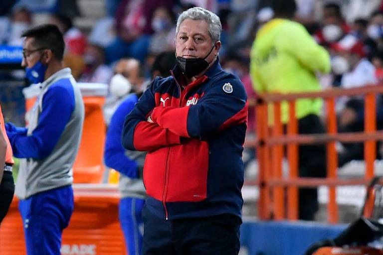 Víctor Manuel Vucetich quiere seguir en Chivas pese a eliminación