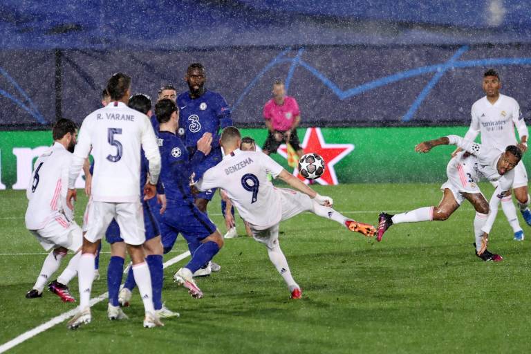 Real Madrid y Chelsea igualaron bajo diluvio en la ida de las semifinales de la Champions