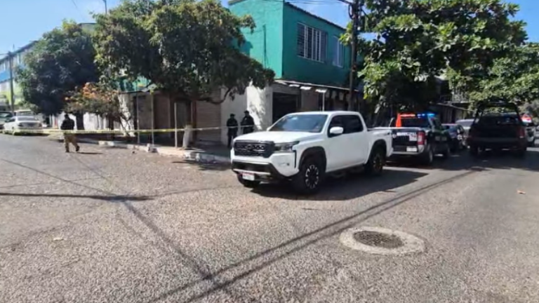 En una preparatoria de Lázaro Cárdenas, en Michoacán, un joven asesinó a dos maestras.