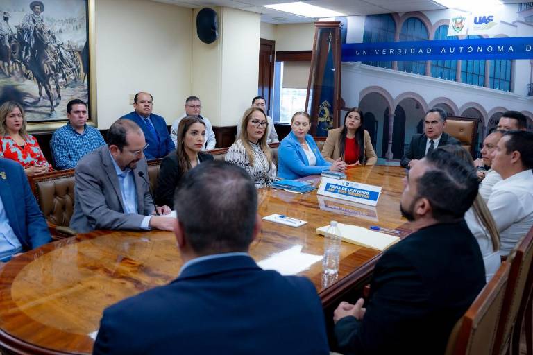 La UAS e IMSS-Bienestar firman convenio de colaboración en beneficio de los estudiantes y la comunidad; coordinan esfuerzos en salud, investigación y práctica profesional