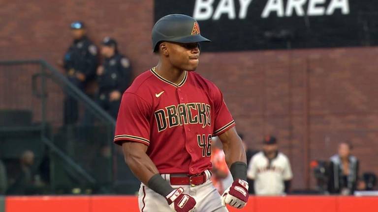 Stone Garrett ya quiere enfundarse en el jersey de Tomateros de Culiacán.