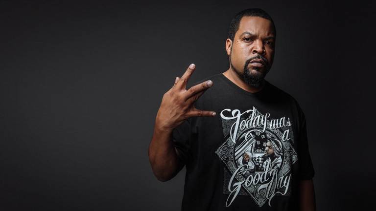 Ice Cube es uno de los raperos de la vieja escuela que hasta hoy en día sigue vigente, no solo en la música, también en la actuación.