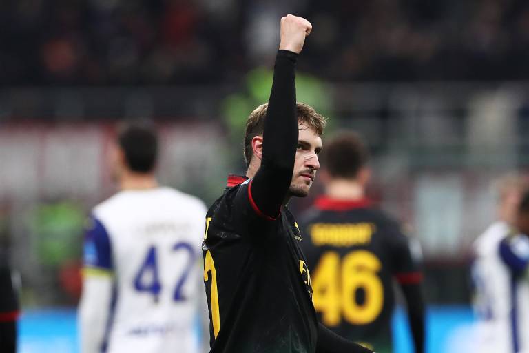 Santiago Giménez permanecerá con el AC Milan