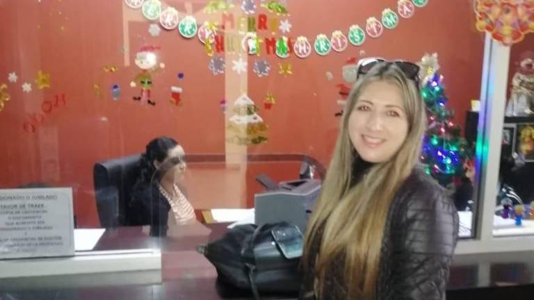 Reconoce Comuna de Rosario a primera ciudadana en pagar el Predial