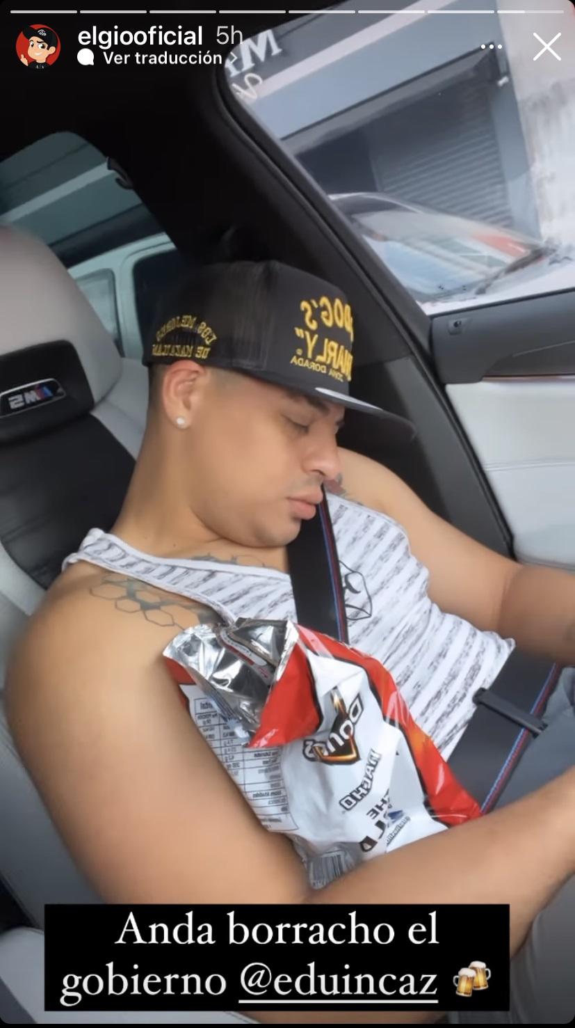 $!Exhiben a Eduin Caz de Grupo Firme en estado de ebriedad