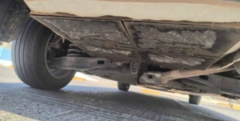 $!Aseguran vehículo con aditamento para arrojar ponchallantas en Culiacán