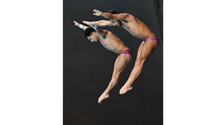 La dupla mexicana vino de menos a más en una prueba que volvió a ser dominada por los representantes de China.