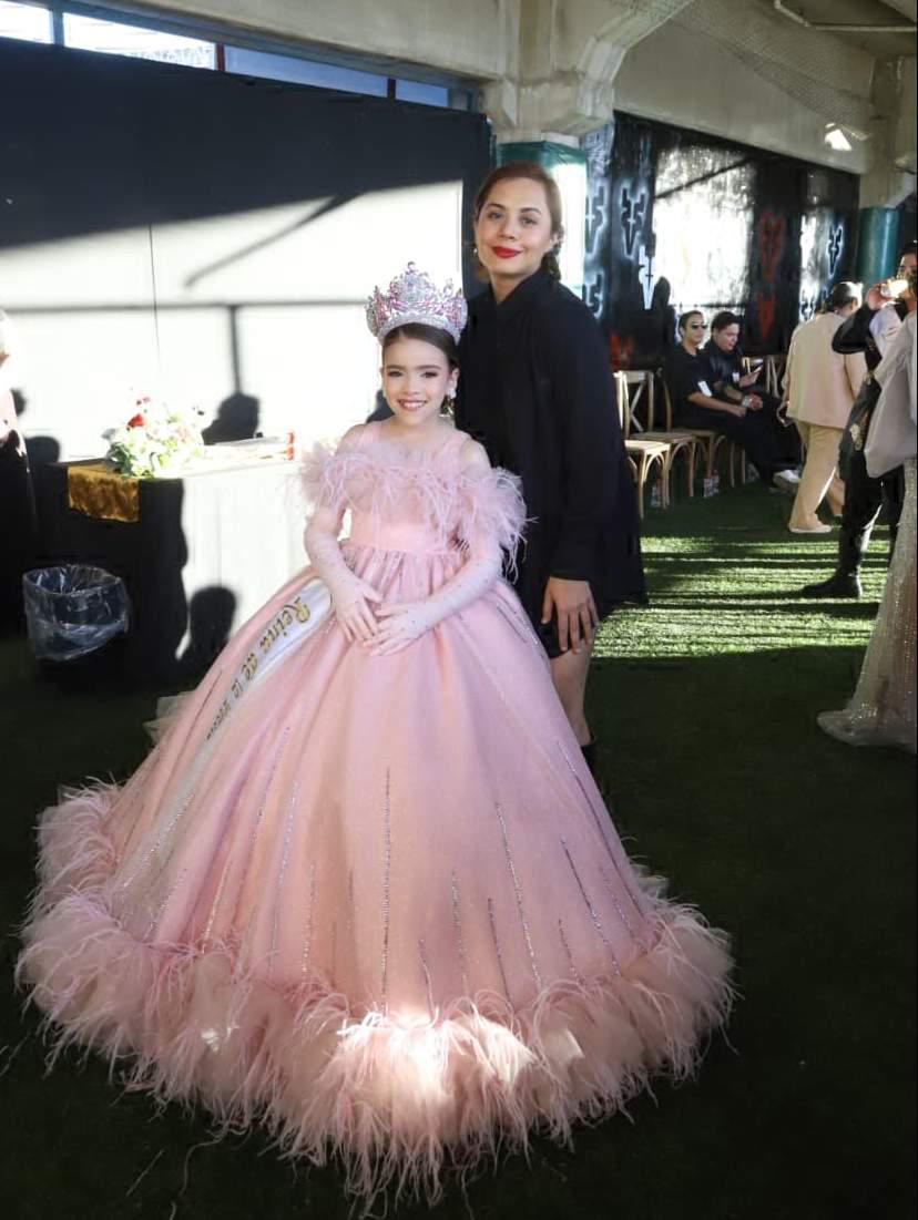 $!Ximena Lizárraga junto a la diseñadora Anahí Rodríguez.
