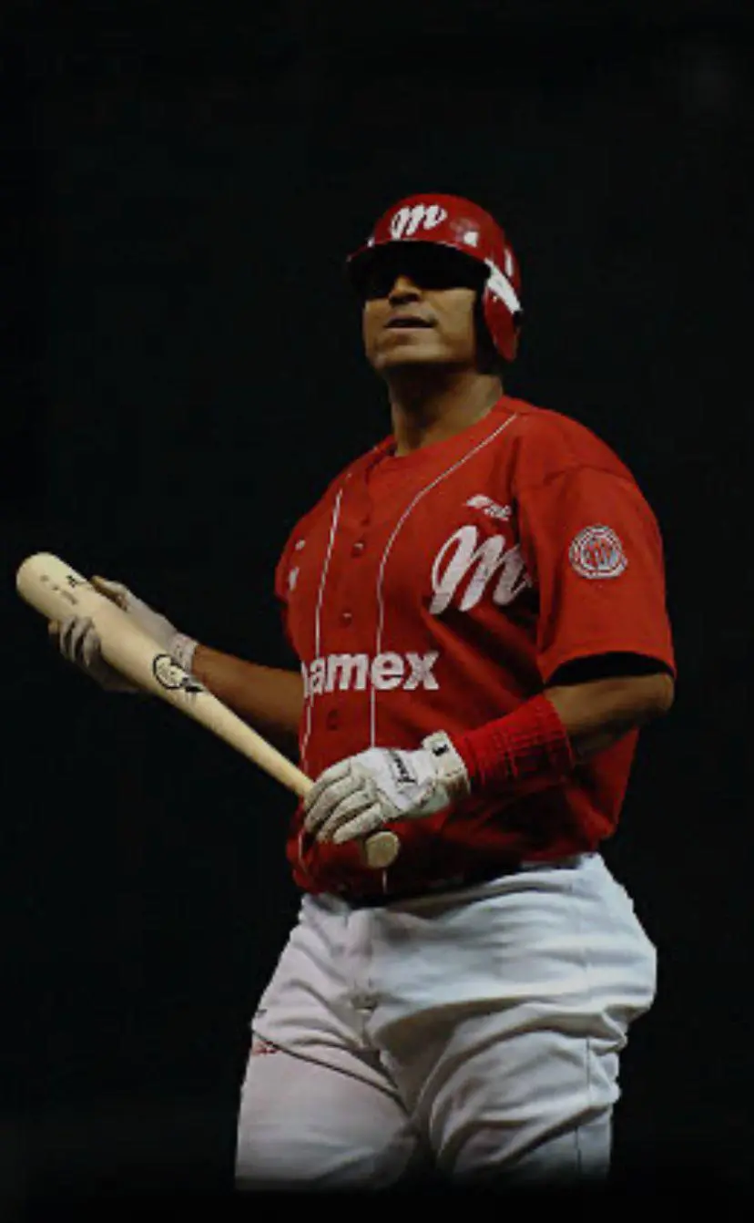 $!Me emocioné mucho, soy muy emocional: Miguel Ojeda tras convertirse en nuevo inmortal del beisbol mexicano