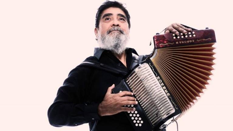 La banda Ronda Bogotá, familiares y amigos, rinden homenaje a Celso Piña en su segundo aniversario luctuoso.