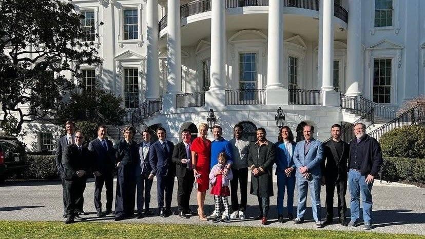 $!Elenco de ‘Ted Lasso’ visita la Casa Blanca