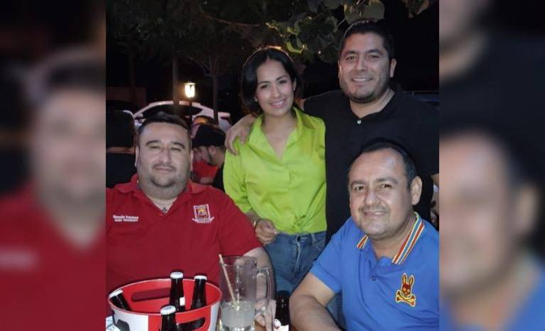 Viven grata velada con música de los 80 y comida regional