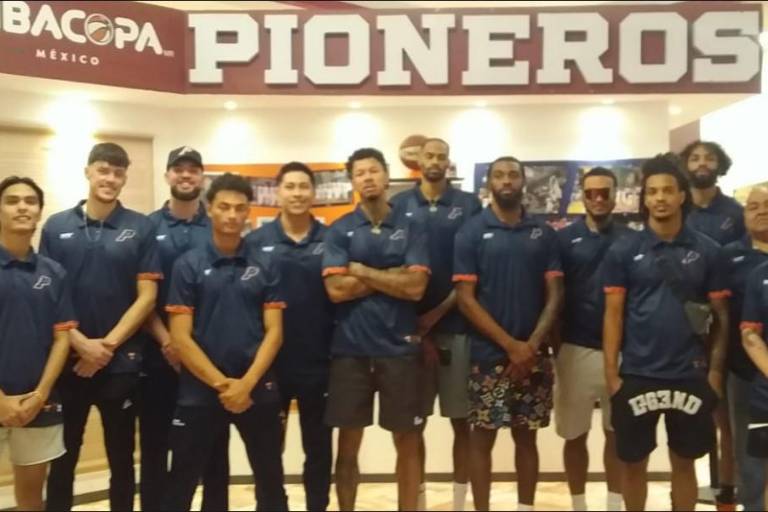 Visita Pioneros de Los Mochis el Salón de la Fama de la Ciudad Deportiva Aurelio Rodríguez Ituarte