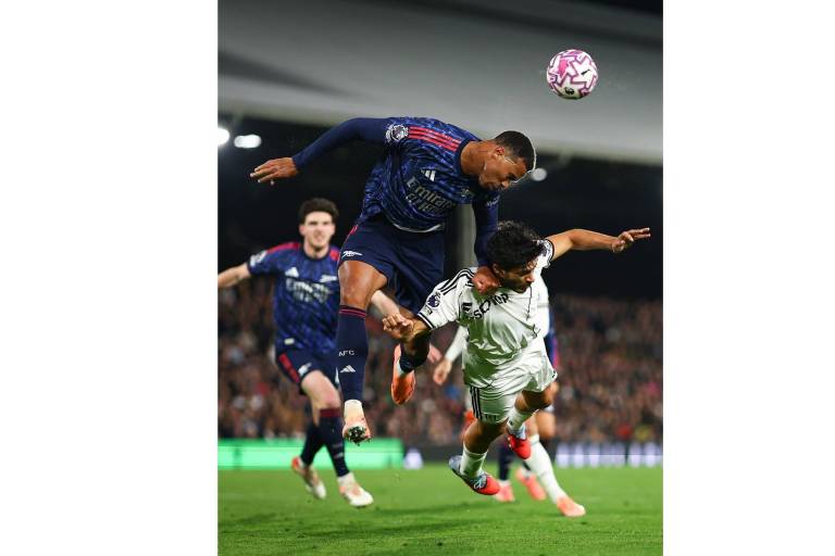 Arsenal vence al Fulham de Raúl Jiménez y se mantiene líder de la Premier League
