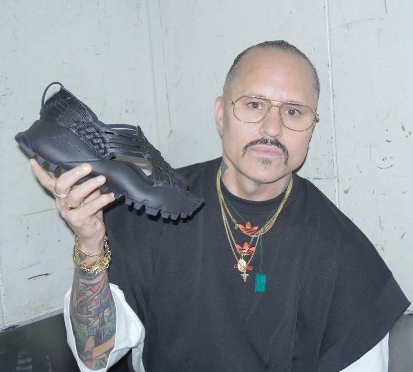 $!Sheinbaum alista nueva ley para proteger a artesanos tras plagio de calzado de Oaxaca por Adidas