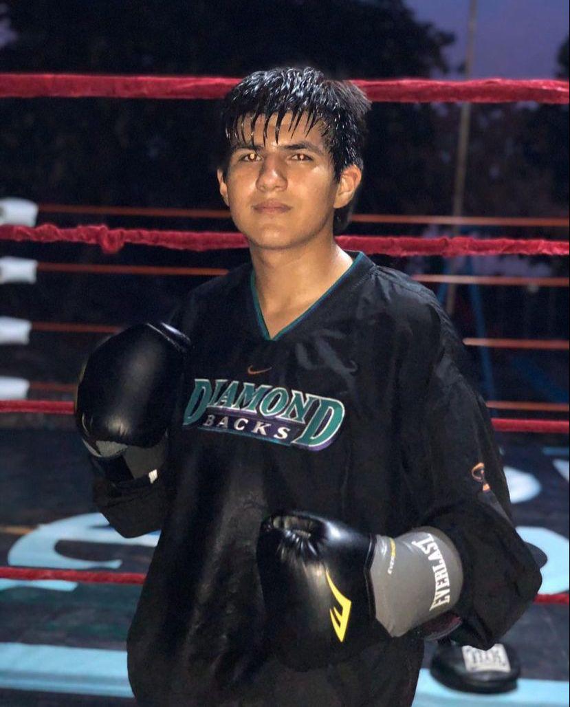 $!Alberto Castillo espera salir con la mano en alto en su debut en el boxeo profesional