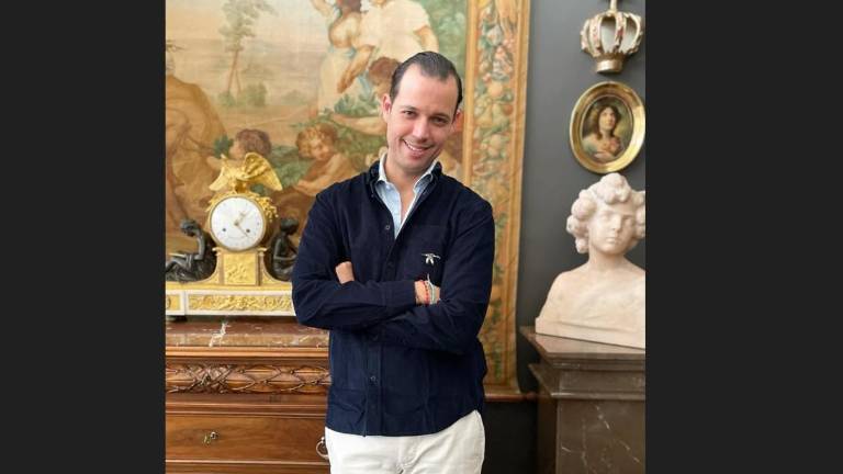 El diseñador sinaloense Andrés Romo dio a conocer la decisión de posponer el evento, priorizando la seguridad de asistentes.