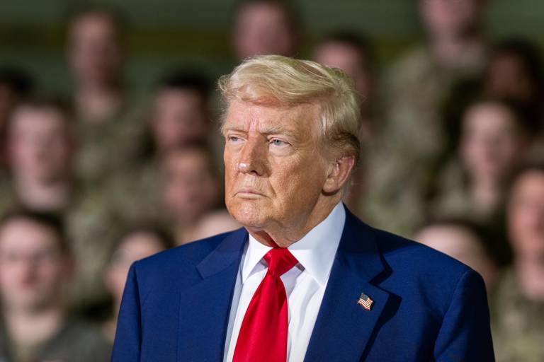 Trump corta ayuda a Colombia y acusa a Petro de ‘líder del narcotráfico’; Cancillería denuncia amenaza a la soberanía