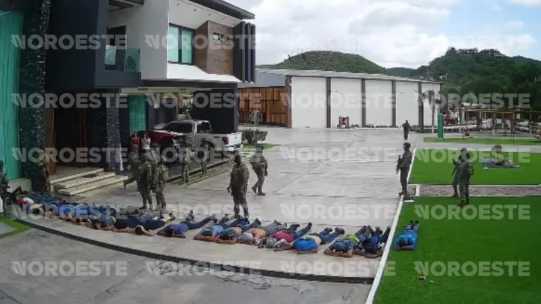 Fuerzas federales detuvieron a Rosario Fidel Angulo Salazar, “El Yukito”, durante un operativo realizado en Mocorito, en el que otras 15 personas también habrían sido capturadas.