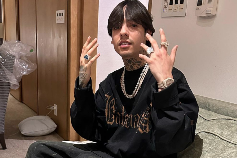 Natanael Cano se niega a cantar un tema en vivo por supuesta amenaza