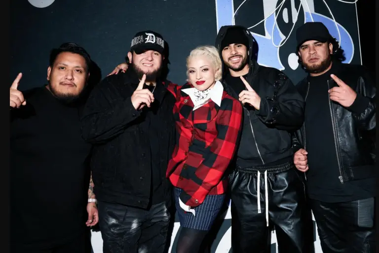 Celebran Mon Laferte y Fuerza Regida, ser lo más escuchado en Spotify México