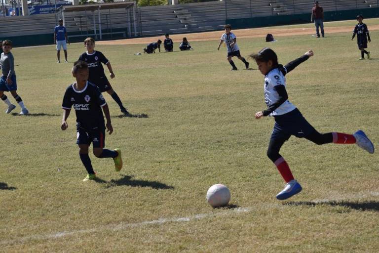 Mantiene Rayados el estado de gracia en la Liga Imdem de Futbol
