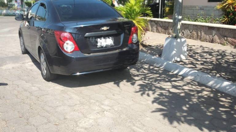 Reportan disparos en Lomas de Mazatlán; dejan vehículo abandonado