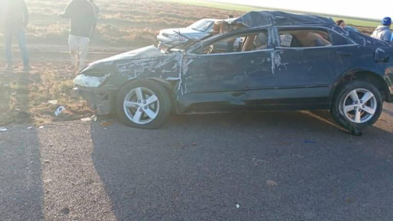 Un menor de edad falleció tras volcarse el auto en el que viajaba en Guasave.