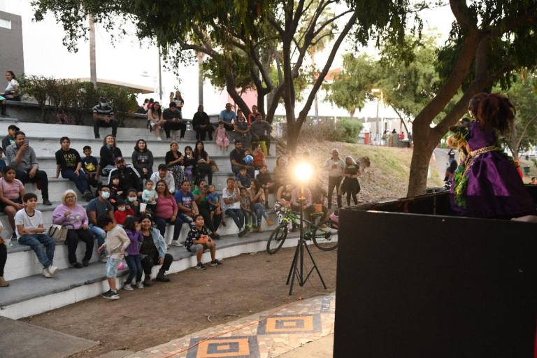 ‘Arte en las Riberas’ regala sonrisas a familias culiacanenses