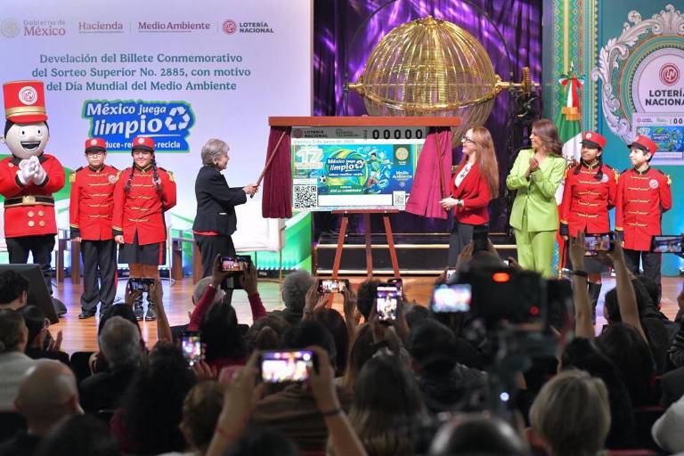 Semarnat y Lotería Nacional presentan billete que difunde el Día Mundial del Medio Ambiente con el mensaje “México juega limpio”