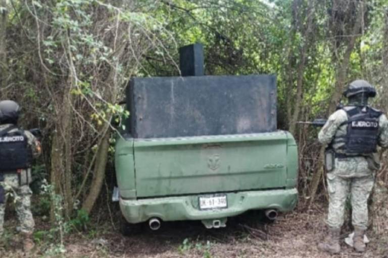 Aseguran dos vehículos con blindaje en zona rural de Elota