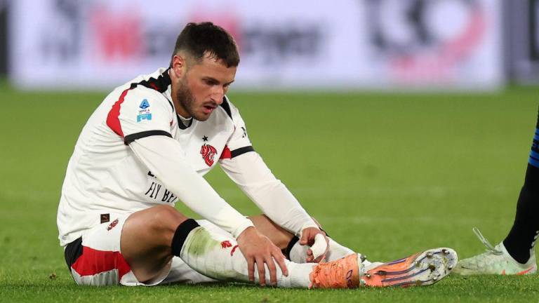 Santiago Giménez se perderá, al menos, cinco semanas de actividad con el Milan y con la Selección Mexicana de futbol.