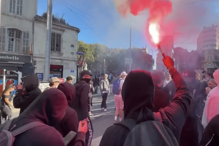 Las protestas contra el encarecimiento de la vida en Francia derivaron en enfrentamientos con la policía y daños a edificios públicos y comercios.