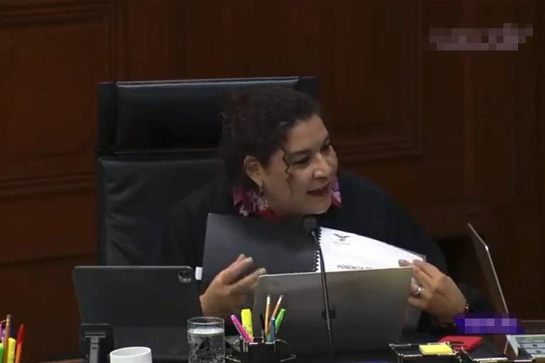 Ministra presume que regresó casi $1 millón de salario; equivale a 100 pensiones para adultos mayores, dice