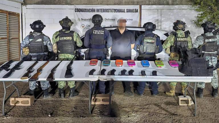 Agentes estatales y fuerzas federales aseguraron armamento y un vehículo tras agresión en Mocorito.