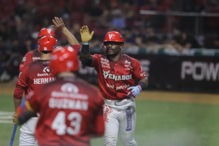 Venados conquistan su primera serie en casa con triunfo dramático