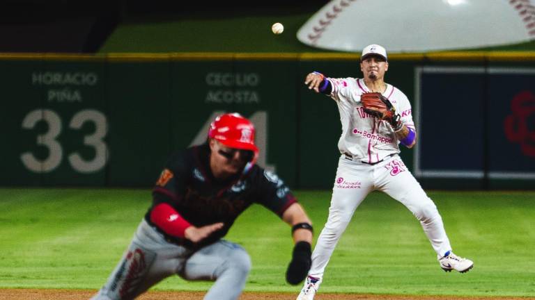 Tomateros viene de atrás y vence a Navojoa en extrainnings.