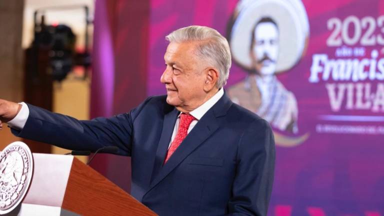 Andrés Manuel López Obrador habla en la conferencia mañanera de los resultados electorales.