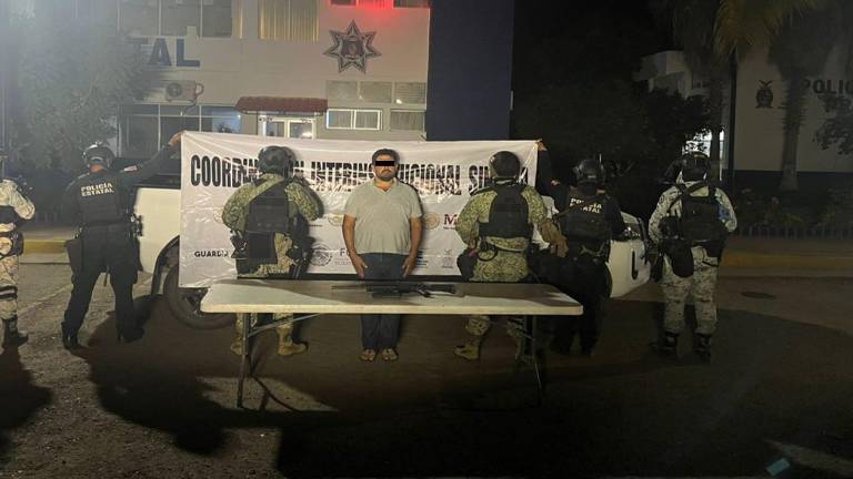 Autoridades federales detuvieron en Navolato a un hombre requerido por Estados Unidos.