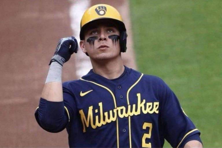 Luis Urías eleva a Cerveceros sobre Cachorros con cuadrangular