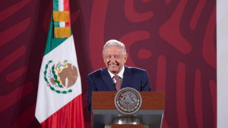 Celebra el Presidente de México triunfo del líder de izquierda Gustavo Petro en Colombia